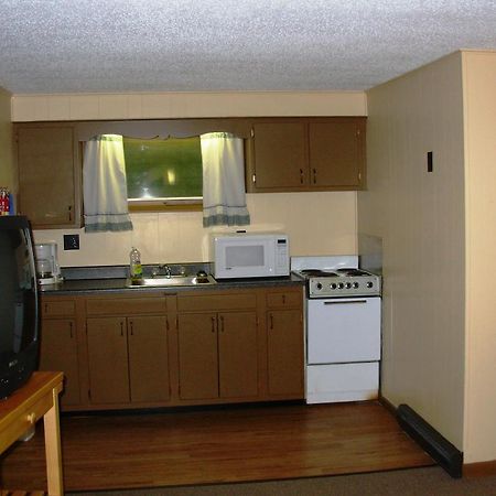 Red Carpet Inn On The Lake - Oneonta Exterior foto