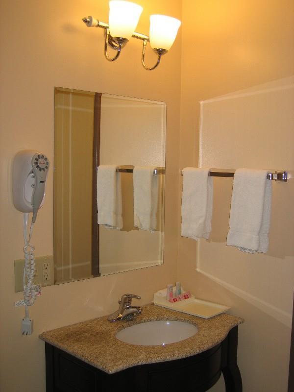 Red Carpet Inn On The Lake - Oneonta Zimmer foto