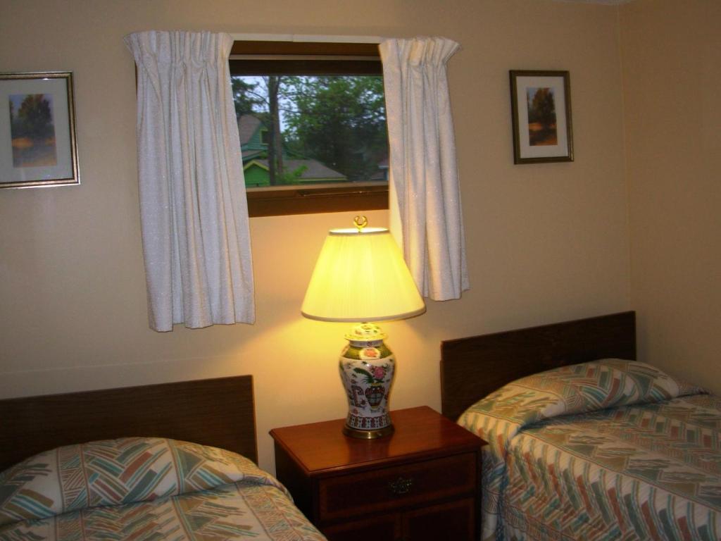 Red Carpet Inn On The Lake - Oneonta Zimmer foto