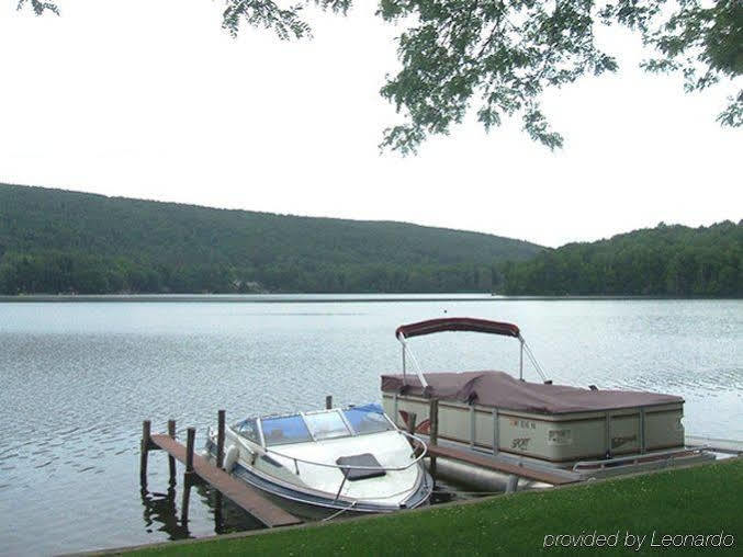 Red Carpet Inn On The Lake - Oneonta Einrichtungen foto