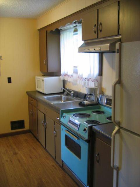 Red Carpet Inn On The Lake - Oneonta Zimmer foto