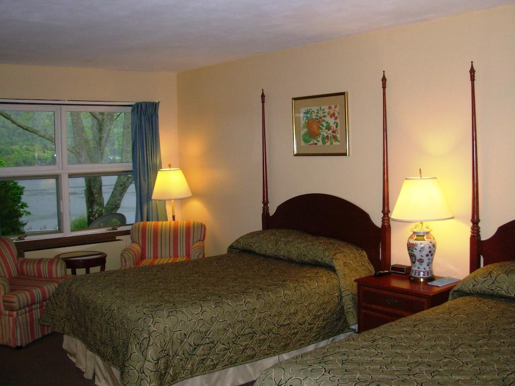 Red Carpet Inn On The Lake - Oneonta Exterior foto